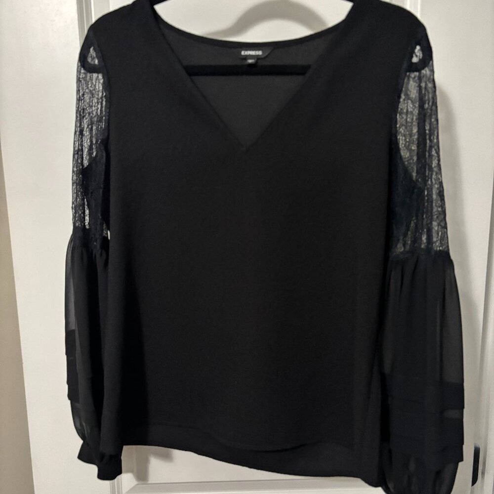 Express Blouse - Size Medium